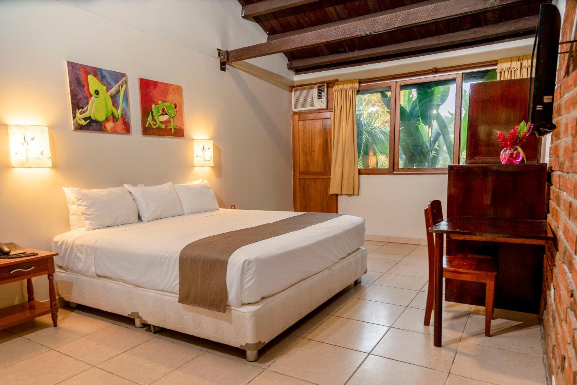 Dm Hoteles Tarapoto Exteriör bild