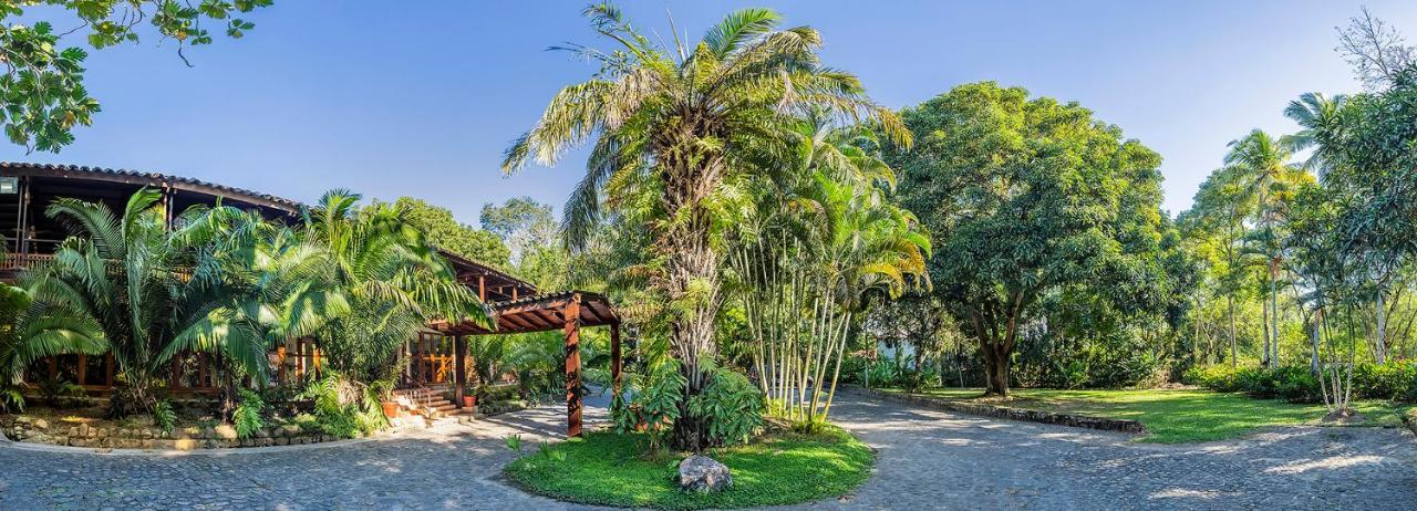 Dm Hoteles Tarapoto Exteriör bild