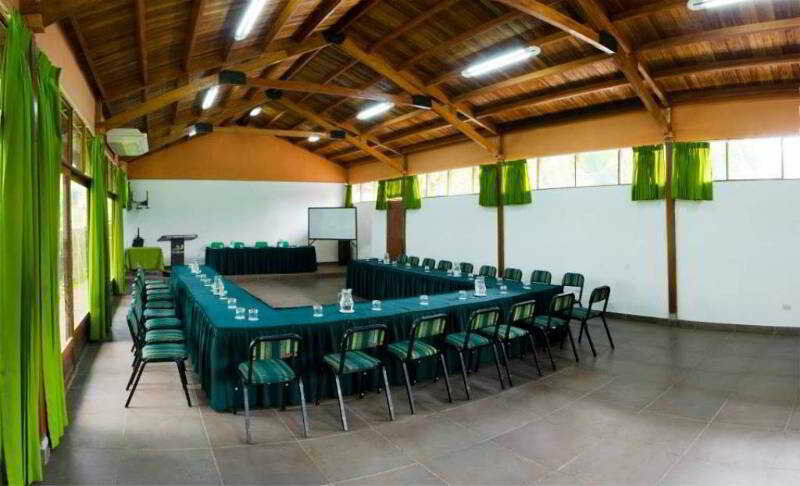 Dm Hoteles Tarapoto Exteriör bild